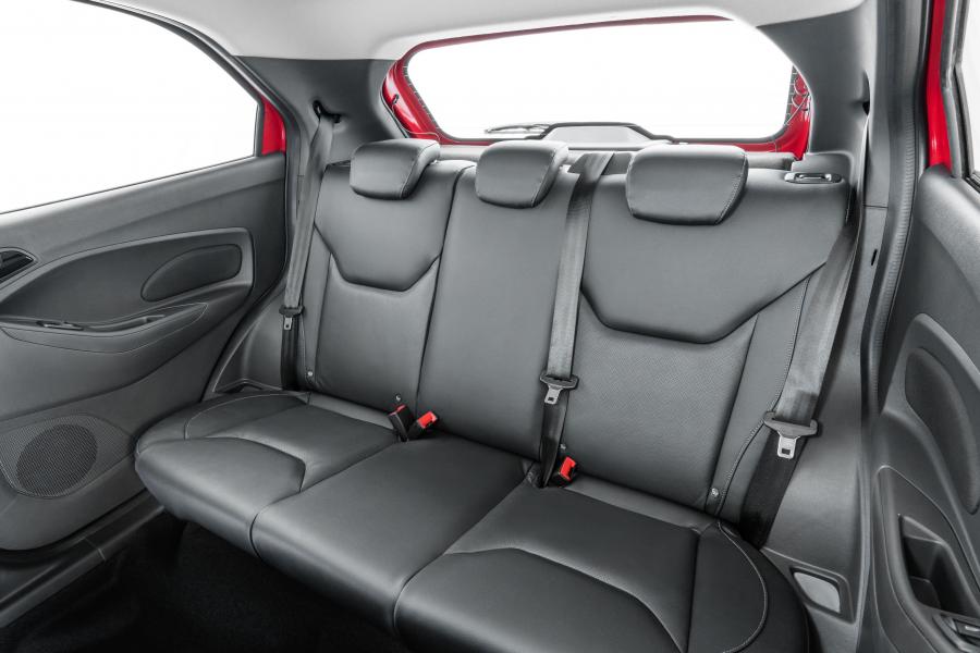 Интерьер Ford Ka 2018 года  (LA) (фото 3 из 17)